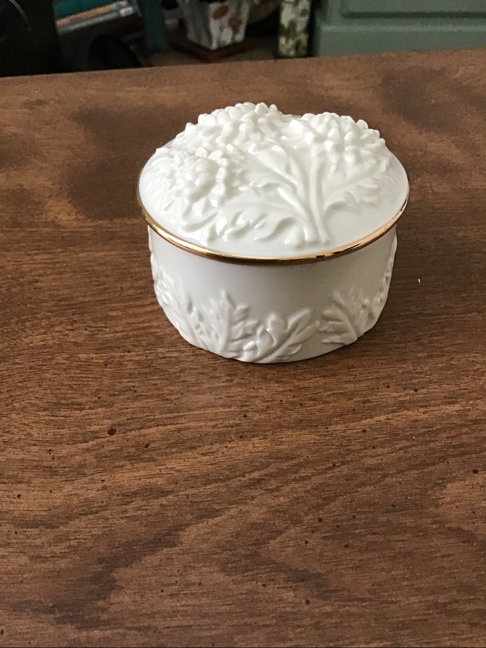 Lenox Mum Covered Trinket Box
